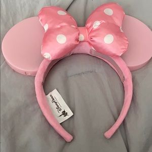 Light up Minnie Ears for adults!